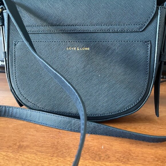Love and Lore moon shaped shoulder bag. - Picture 2 of 4